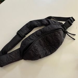 Lululemon 3L quilted belt bag
